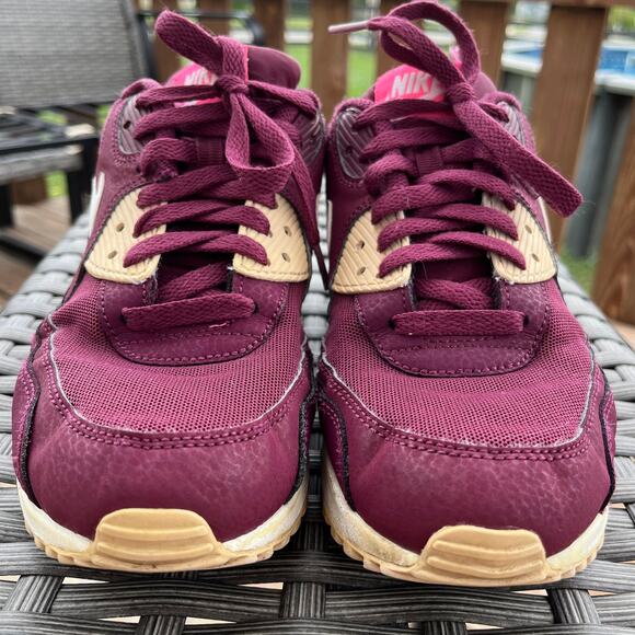 2014 Nike Air Max Essential women sz 8.5 Villain Red/white/champagne 616730 600 - Picture 11 of 11